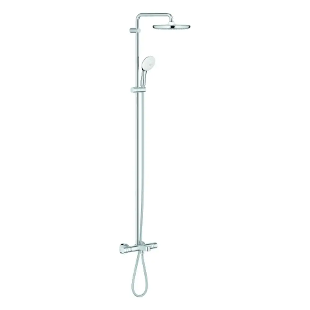 Helles Duschsystem von Grohe mit großer Kopfbrause und Handbrause, montiert an einer vertikalen Stange. Chromfinish mit sichtbarem Steuerungsventil.