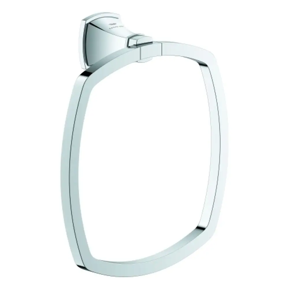 Ein chromfarbener Handtuchring von Grohe mit einem quadratischen, minimalistischen Design, montiert an einer Wand.