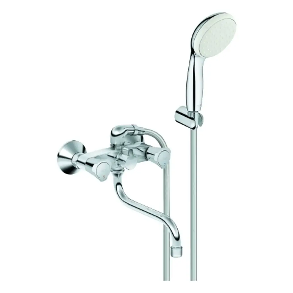 Chromierte Mischbatterie mit zwei Griffen, verbunden mit einem Duschkopf und einer Wandhalterung. Produkt von Grohe, geeignet für Badezimmerinstallationen.