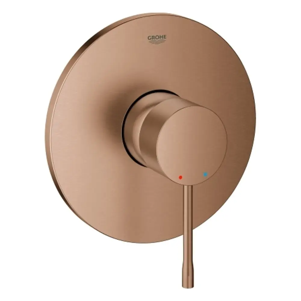 GROHE-Brausebatterie in gebürstetem Goldton mit einem runden, flachen Bedienfeld und einem Hebel zur Temperaturregelung. Farbmarkierungen für warm und kalt sichtbar.