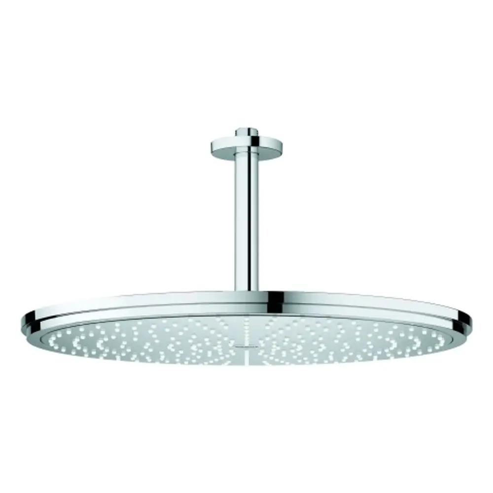 Deckenauslass für eine Kopfbrause von Grohe. Rundes, flaches Design aus verchromtem Material mit mehreren Düsenauslässen auf der Unterseite.