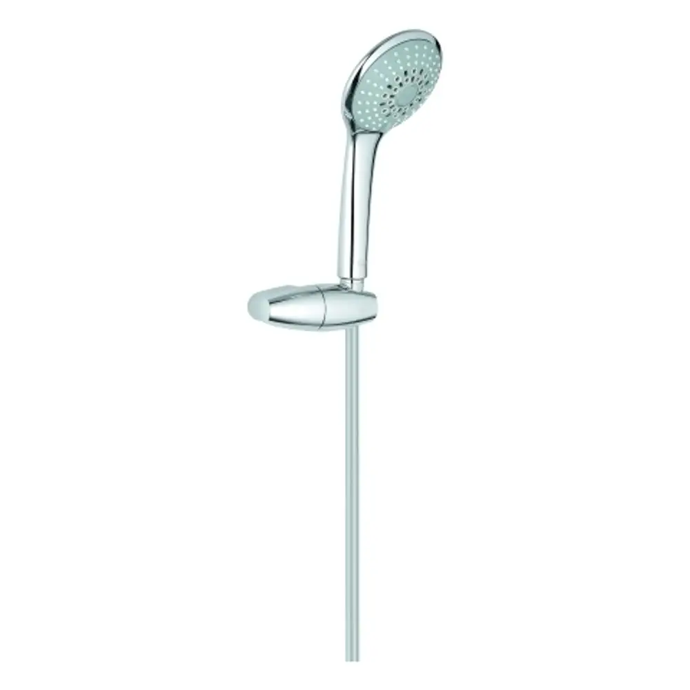 Grohe Duschkopf mit verstellbarem Halter, chromfarben. Der Duschkopf ist an einer Wandhalterung montiert und verfügt über eine Schlauchverbindung.