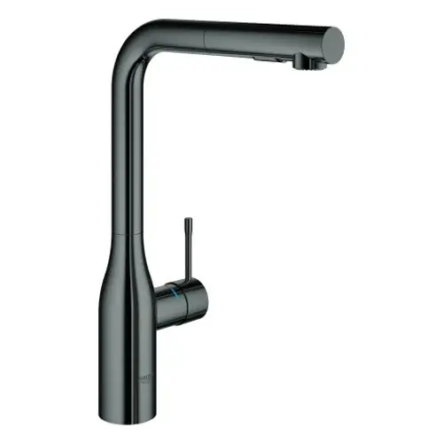Schwenkbare Schwarz-Messing-Wassermischbatterie von Grohe mit ausziehbarer Brause und einem Hebel zur Temperatureinstellung.