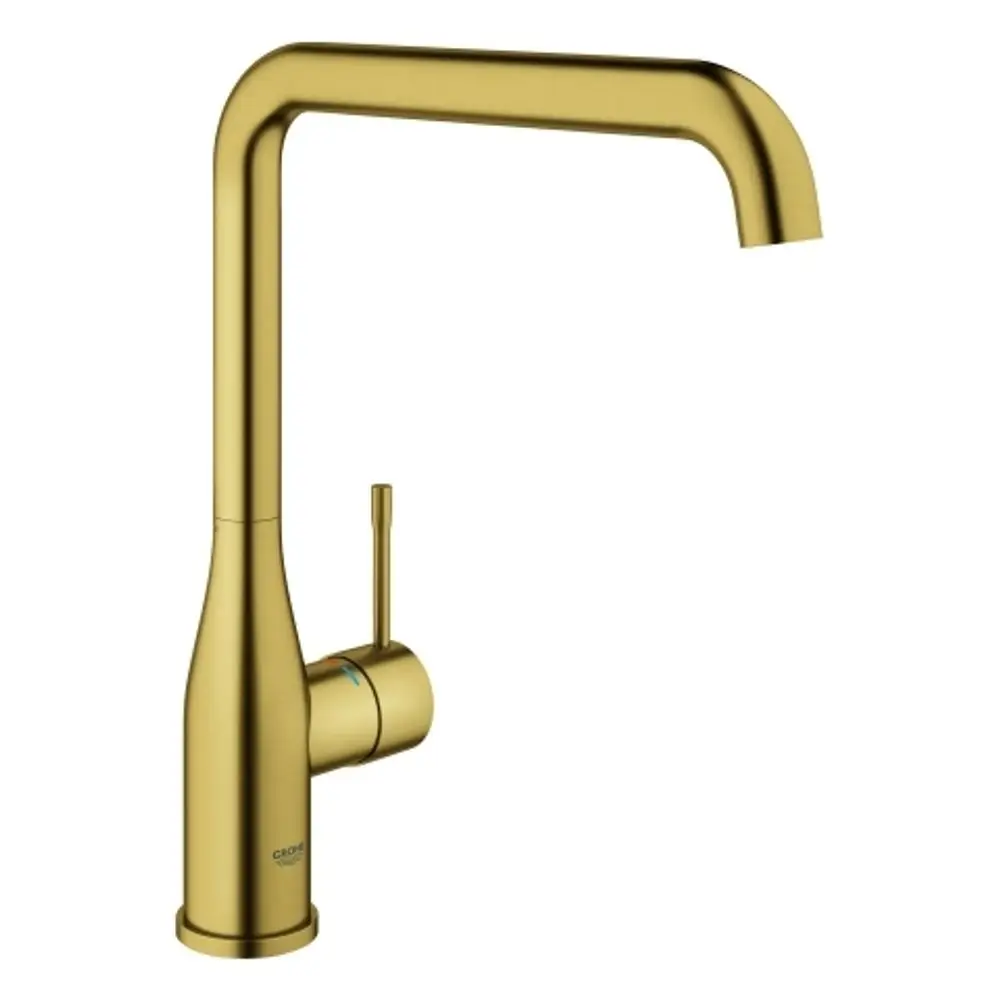Küchenarmatur in Gold von Grohe mit hohem Auslauf und seitlichem Hebel zur Wasserregulierung. Minimalistisches Design ohne sichtbare Beschriftungen.