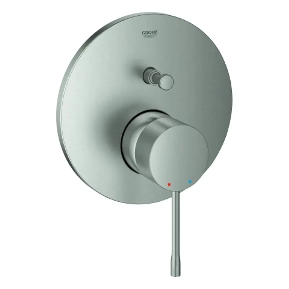 Wandmontierte Armatur von Grohe mit runder Metallplatte und Drehknopf für Temperaturregelung, plus Druckknopf für zusätzliche Funktionen.