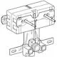 Grohe Bidet-Element mit zentralem Steuerungsblock und zwei Anschlussleitungen. Es ist für die Wandmontage konzipiert und zeigt verschiedene Verbindungsmöglichkeiten.