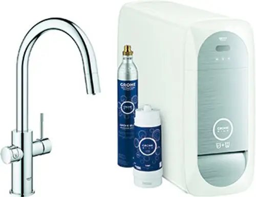 Küchenarmatur von Grohe mit separatem Wassertank. Der Tank beinhaltet Mineralien und Filter. Auf dem Bild sind auch zwei Kartuschen für die Wasseraufbereitung zu sehen.