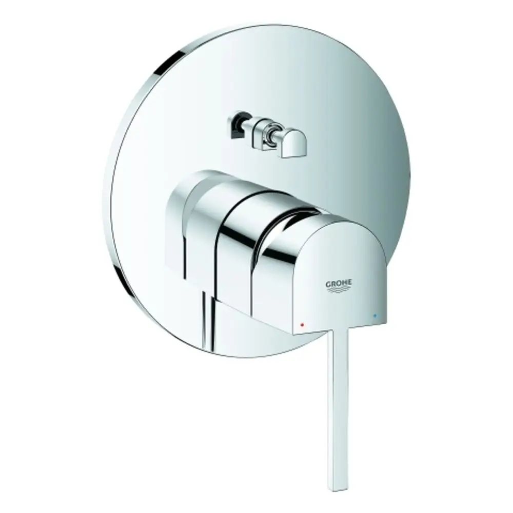 Chromfarbener Wandmischer von Grohe mit einer runden Wandplatte und einem Hebel zur Regelung von Wasserfluss und Temperatur. Verwendbar für Wannenarmaturen.