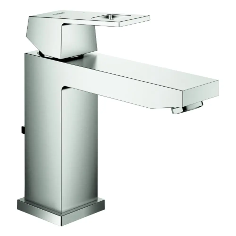 Waschtischbatterie von Grohe mit mittelhohem Auslauf in einer supersteel-Oberfläche, quadratischem Design und einem Hebel zur Wassersteuerung.