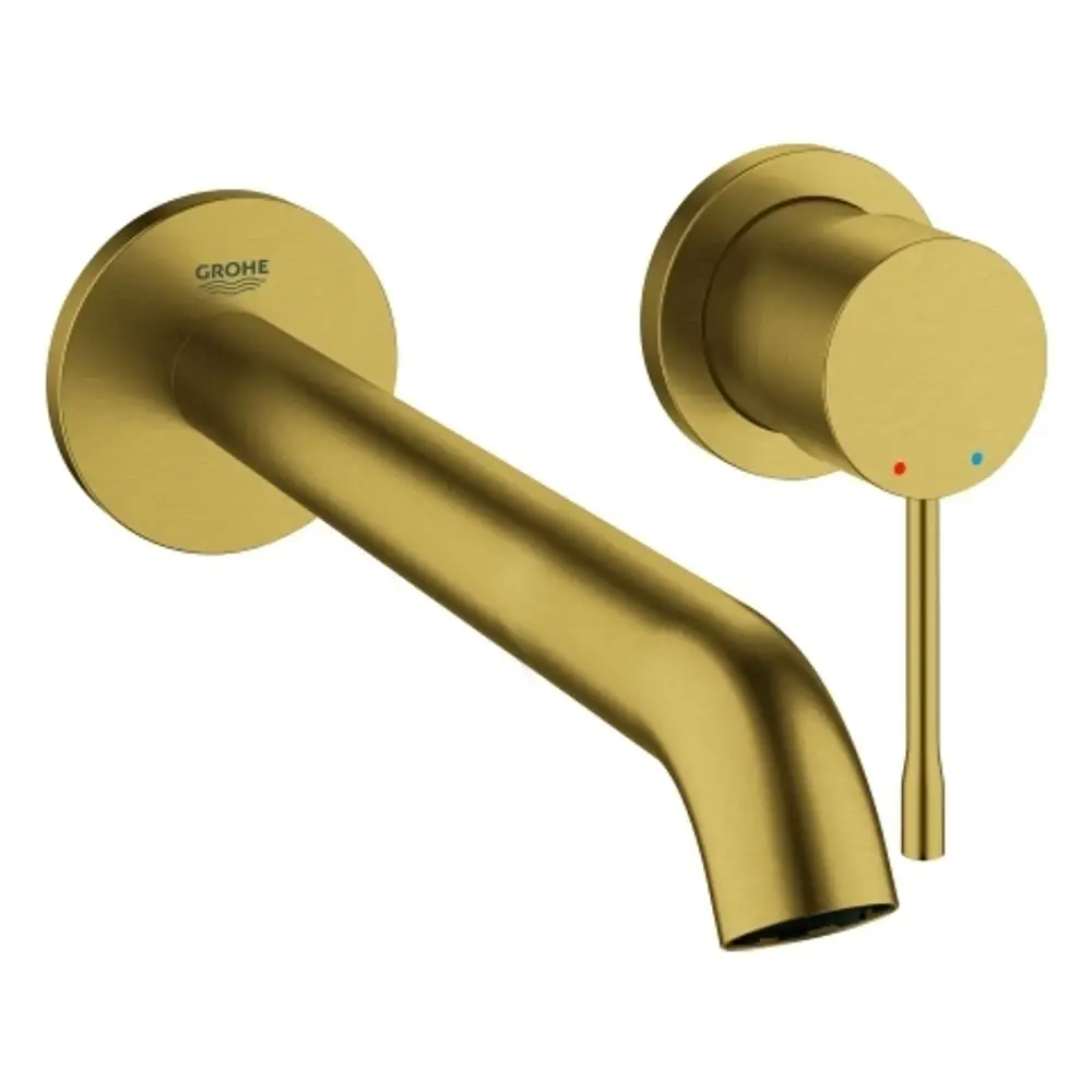 Wandmontierte Grohe-Armatur in gebürstetem Gold mit einem langen Auslauf und einem Bedienhebel zur Temperatur- und Mengeneinstellung.