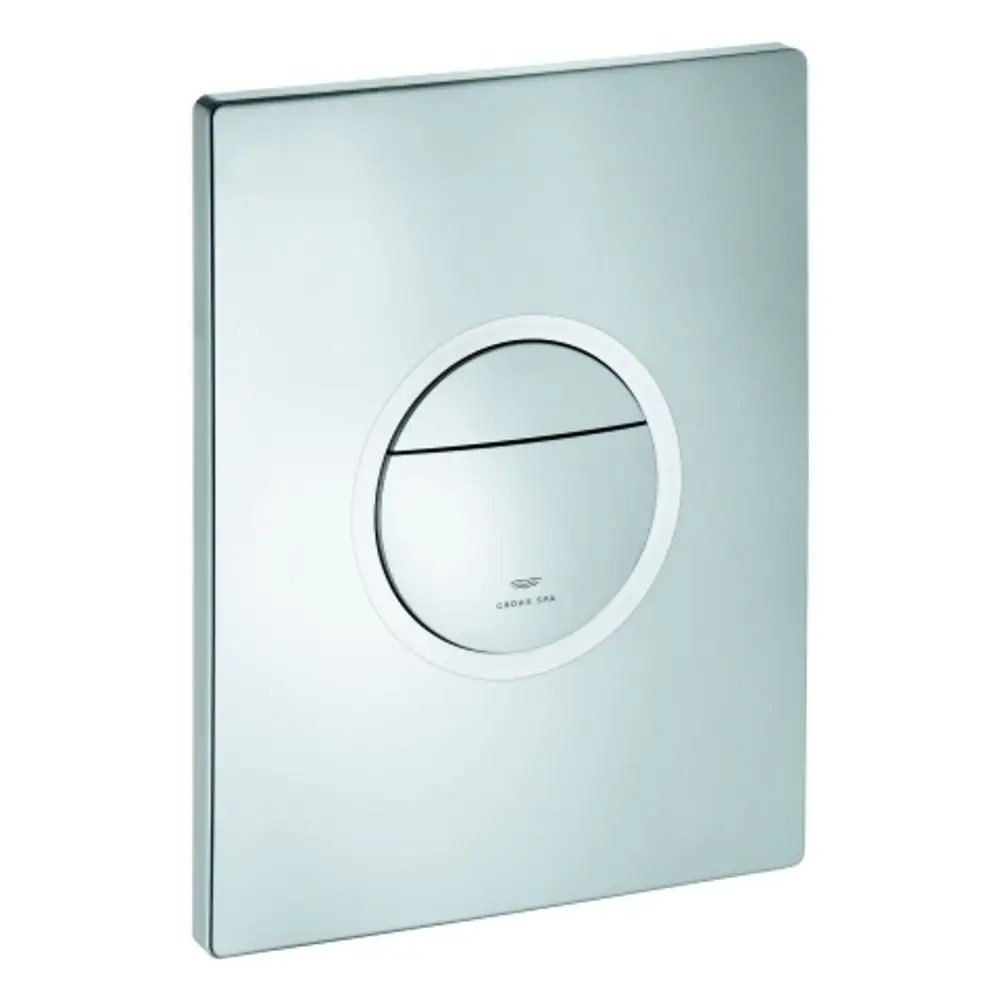 Chromfarbener Betätigungsschalter von Grohe mit einem runden Knopfdesign. Der Schalter hat eine glatte Oberfläche und wird für Toilettenspülungen verwendet.