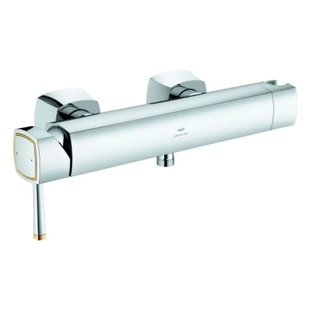 Chromfarbene Wandmontage für eine Grohe-Einhand-Brausebatterie mit zwei Drehknöpfen, die die Wassertemperatur und den Wasserfluss steuern.