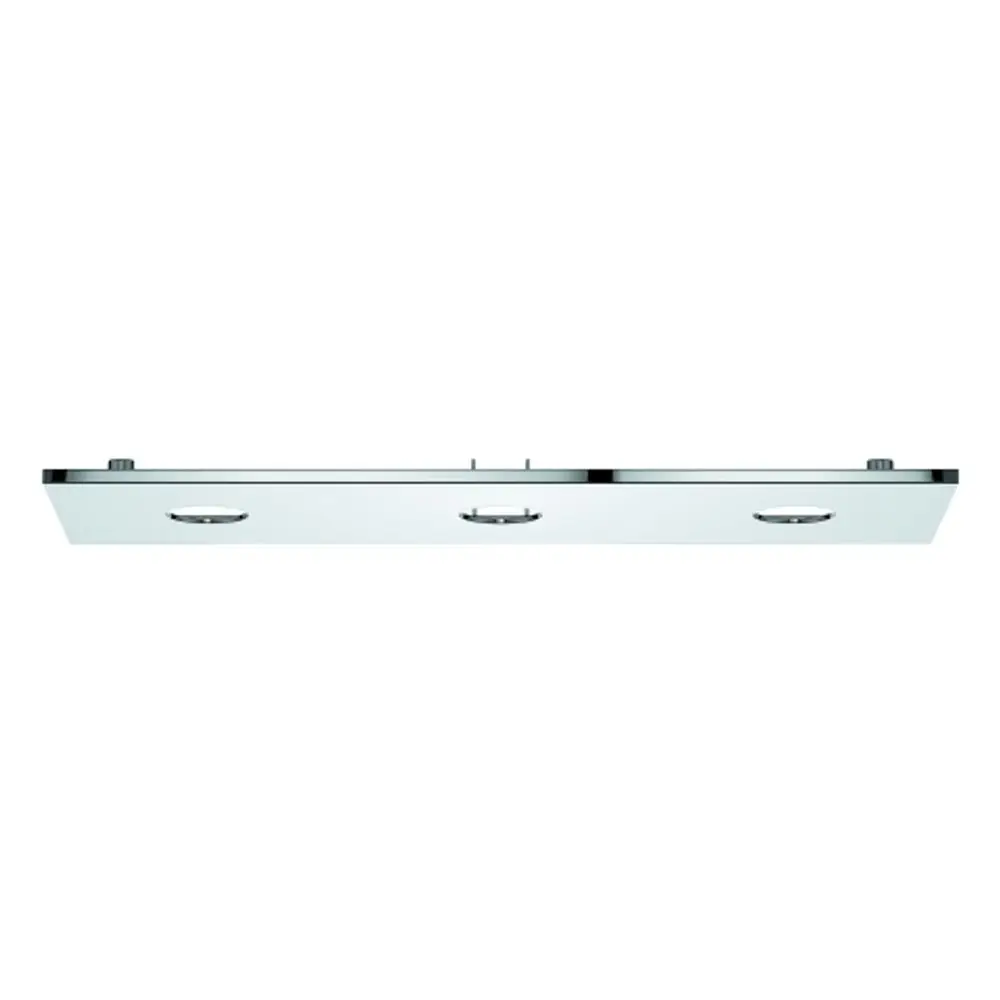Grohe Abdeckung aus Chrom für eine Deckenbrause mit drei Strahlbildnern. Flache, rechteckige Form mit integrierten Lichtelementen und Bedienelementen an der Seite.