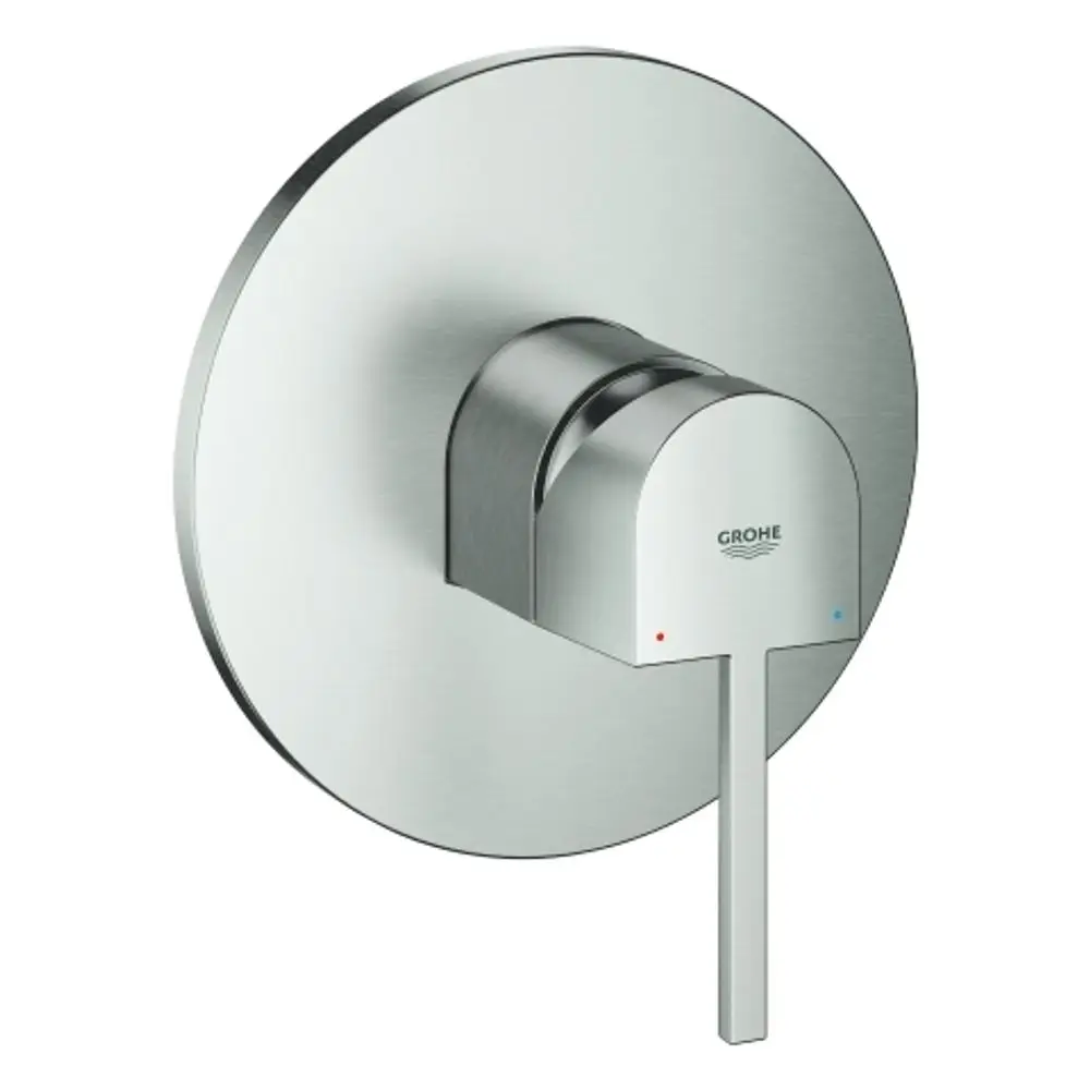 Einwandfreie, runde Wandarmatur von Grohe mit einem Hebel zur Temperatur- und Wassermengenregelung, silberner Oberfläche und gekennzeichneten Temperaturanzeigen in Blau und Rot.