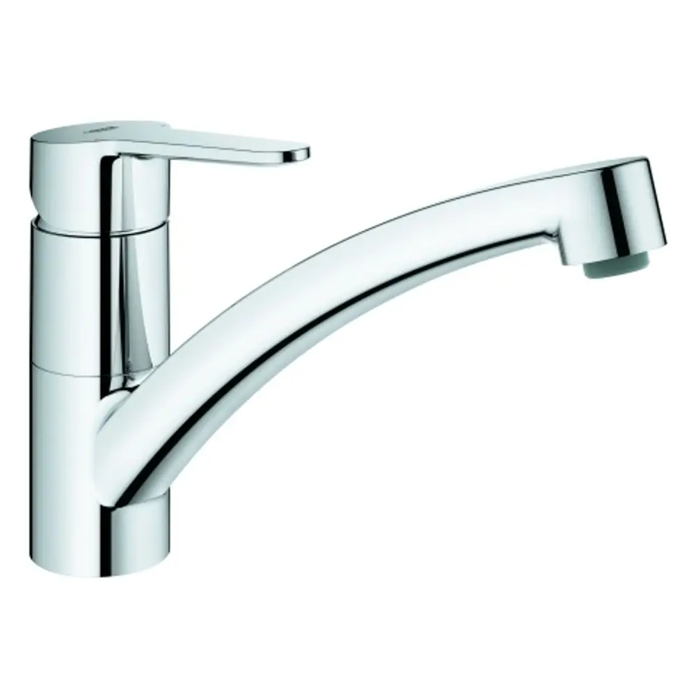 Grohe Armatur mit flachem Auslauf und einhebeliger Steuerung in verchromter Oberfläche. Design für Spültischanwendungen, funktional und modern.