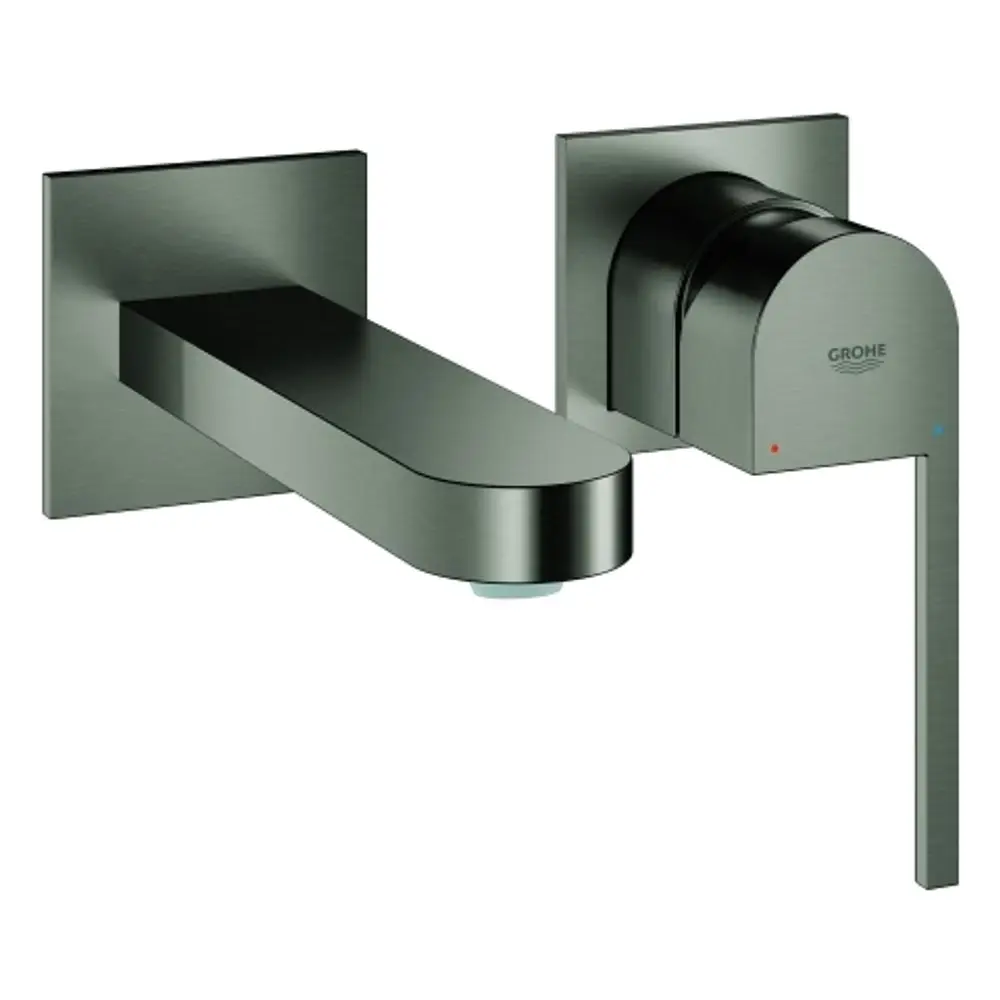 Wandarmatur von Grohe mit rechteckiger Form und einem langen, flachen Auslauf. Der Hebel für die Wassersteuerung ist seitlich angebracht. Oberfläche in dunkler Graphitfarbe.