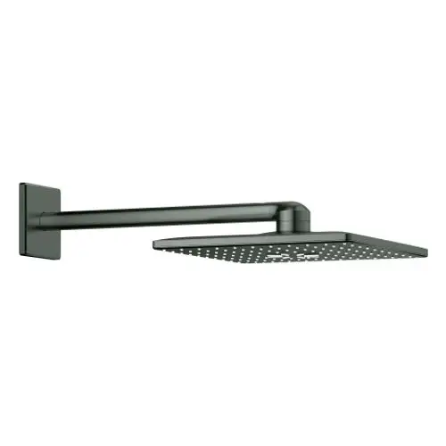 Grohe Kopfbrause mit quadratischem Duschkopf, montiert an einem langen, schwenkbaren Arm in dunklem Graphit. Wandhalterung rechteckig und flach.