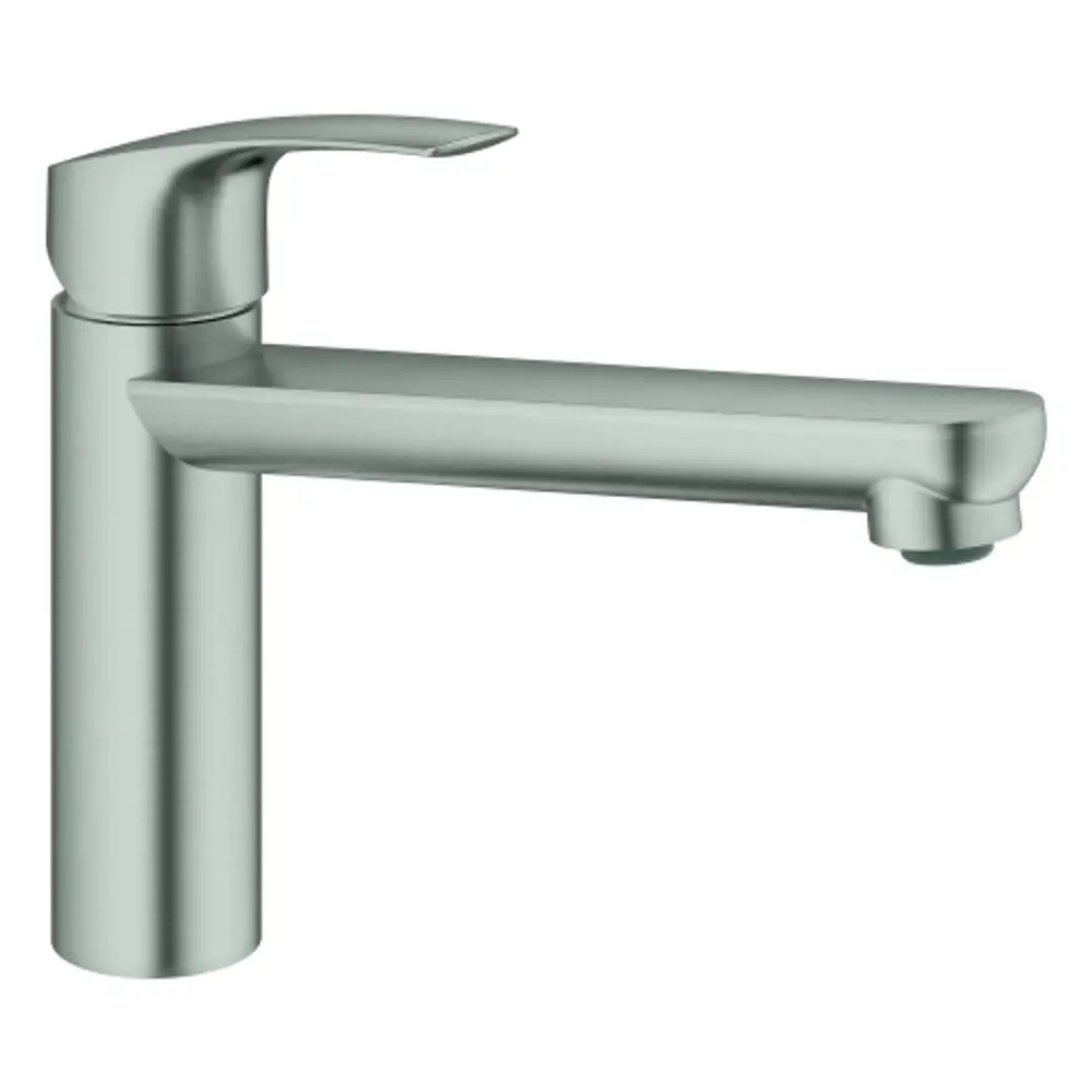 Ein Grohe-Wasserhahn mit mittelhohem Auslauf aus Edelstahl, ausgestattet mit einem schlanken Hebel zum Regulieren des Wasserdurchflusses.