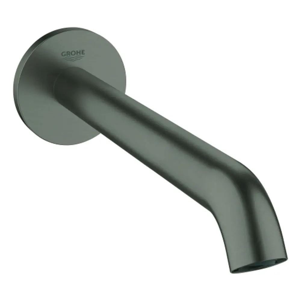Wandmontierter Wasserhahn in mattem Schwarz, mit abgerundeter Auslaufform. Gefertigt von Grohe, geeignet für den Einsatz an Wannen oder Becken.