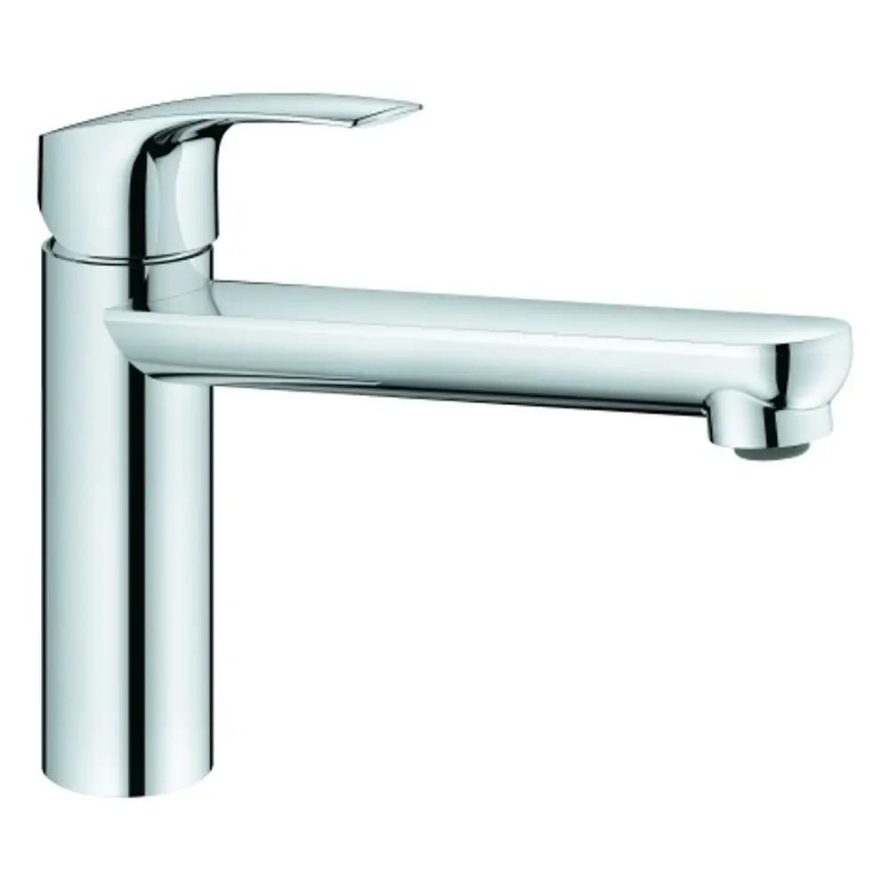 Chromfarbener Grohe Wasserhahn mit mittelhohem Auslauf und schmalem Griff. Das Design ist schlicht und funktional, ideal für moderne Küchen oder Bäder.