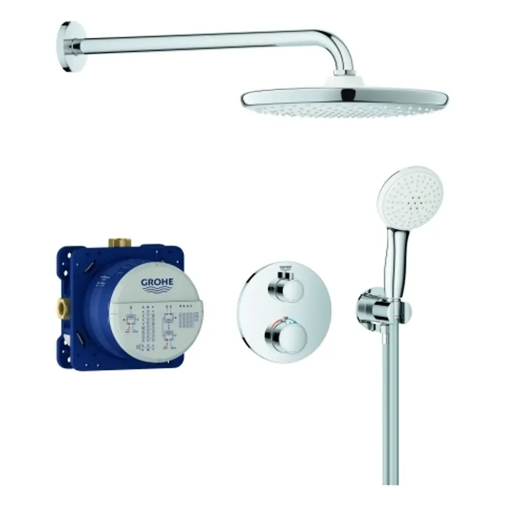 Chromfarbene Duscharmatur von Grohe mit Kopf- und Handbrause, montiert mit Steuerungsventil und Wandhalterung.
