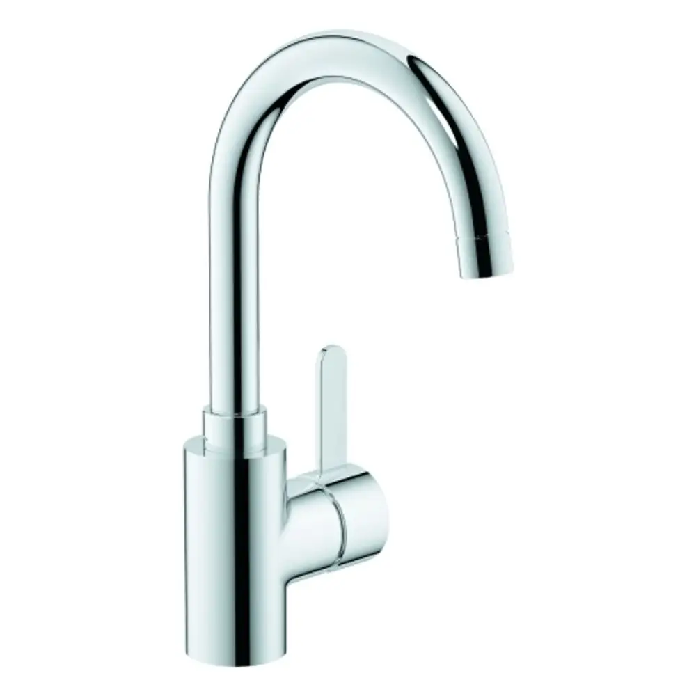 Chromfarbener Grohe Wasserhahn mit hochgebogener Auslauf und Hebel zur Temperatur- und Mengeneinstellung. Rechtsseitige Betätigung. Klar strukturiertes Design ohne weitere Verzierungen.