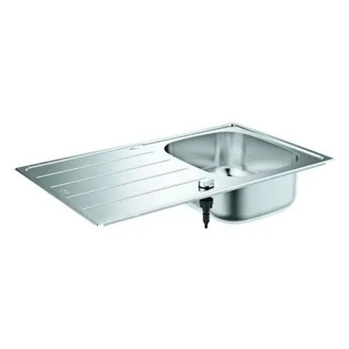 Edelstahlspüle mit einem Becken und Abtropffläche, gefertigt von Grohe. Die Spüle ist in einer modernen, funktionalen Optik gehalten.
