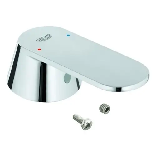 Hebel von Grohe in verchromtem Design mit blauen und roten Markierungen für warmes und kaltes Wasser, inklusive zwei Schrauben zur Befestigung.