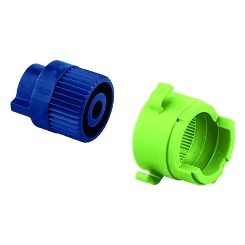 Zwei farbige Anschlagringe von Grohe, einer in Blau mit gerillter Oberfläche und einer in Grün. Beide Ringe haben einen zentralen Ausschnitt.