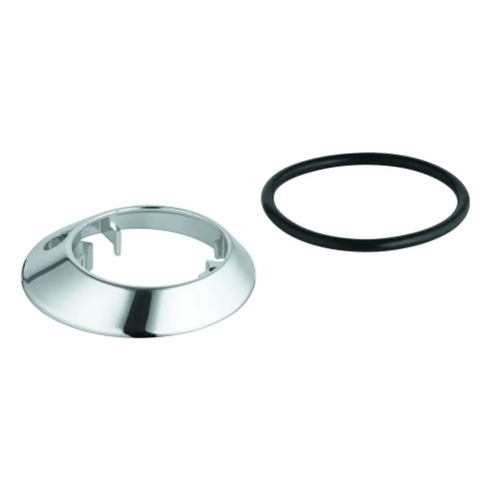 Chromfarbene Abdeckung von Grohe mit einem passenden schwarzen Dichtungsring, zur Verwendung in Sanitärinstallationen.