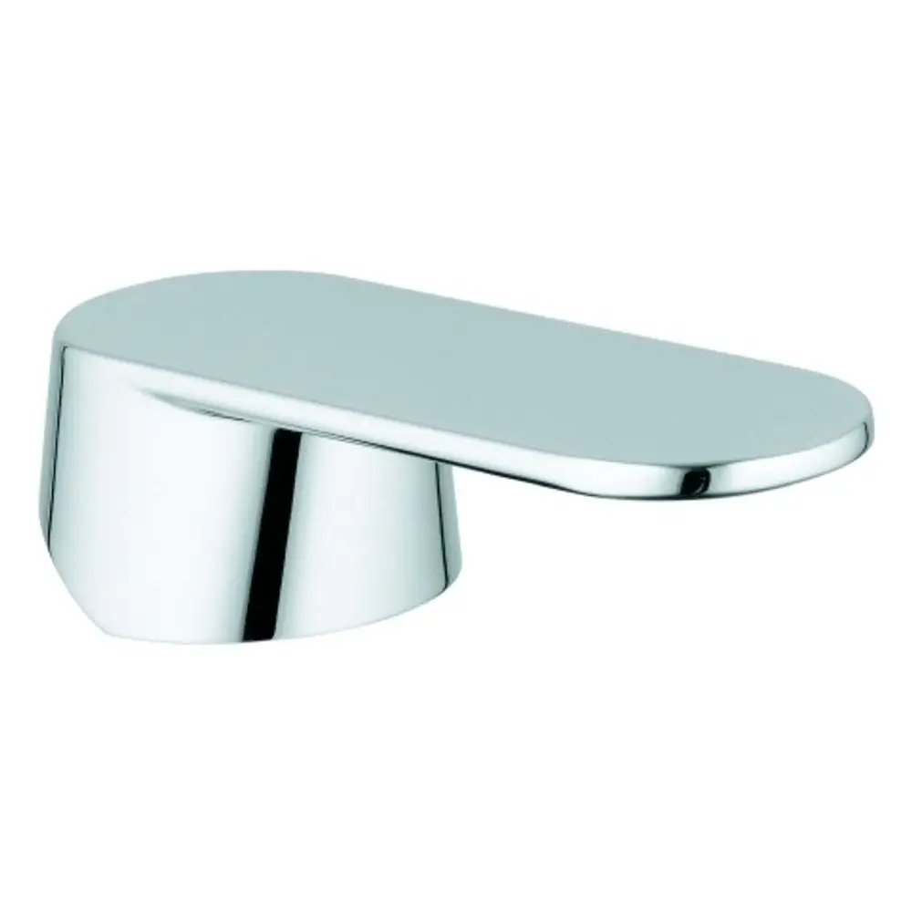 Ein glänzender, chromfarbener Wasserhahnhebel von Grohe mit einer flachen, ovalen Form und einer breiten Griffoberfläche für die einfache Handhabung.