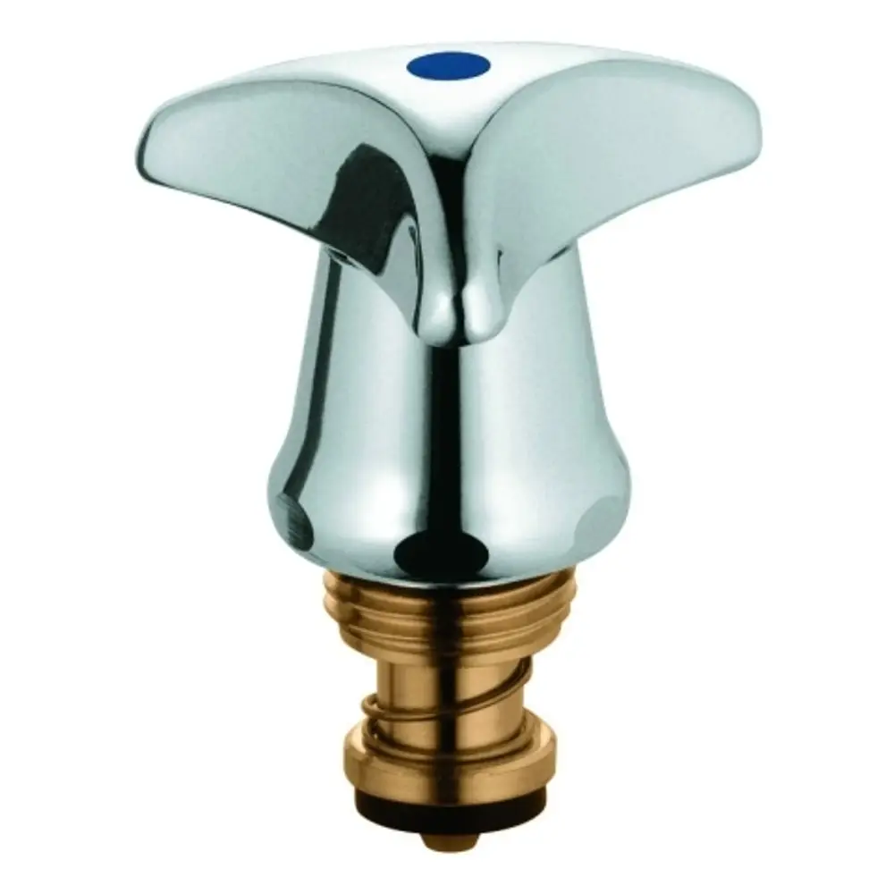 Chromfarbener Wasserhahnhebel von Grohe, mit einem blauen Punkt an der Oberseite, geeignet für den Austausch und mit integrativem Rückflussverhinderer.