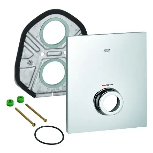 GROHE-Duscharmatur bestehend aus einer verchromten Rosette, einer Montageplatte sowie Befestigungselementen in Grün und einer Dichtung.