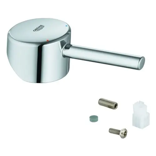 GROHE Hebel in Chrom-Finish mit seitlichem Griff. Liegt mit Schrauben und Anschlussstücken auf einem hellen Hintergrund.