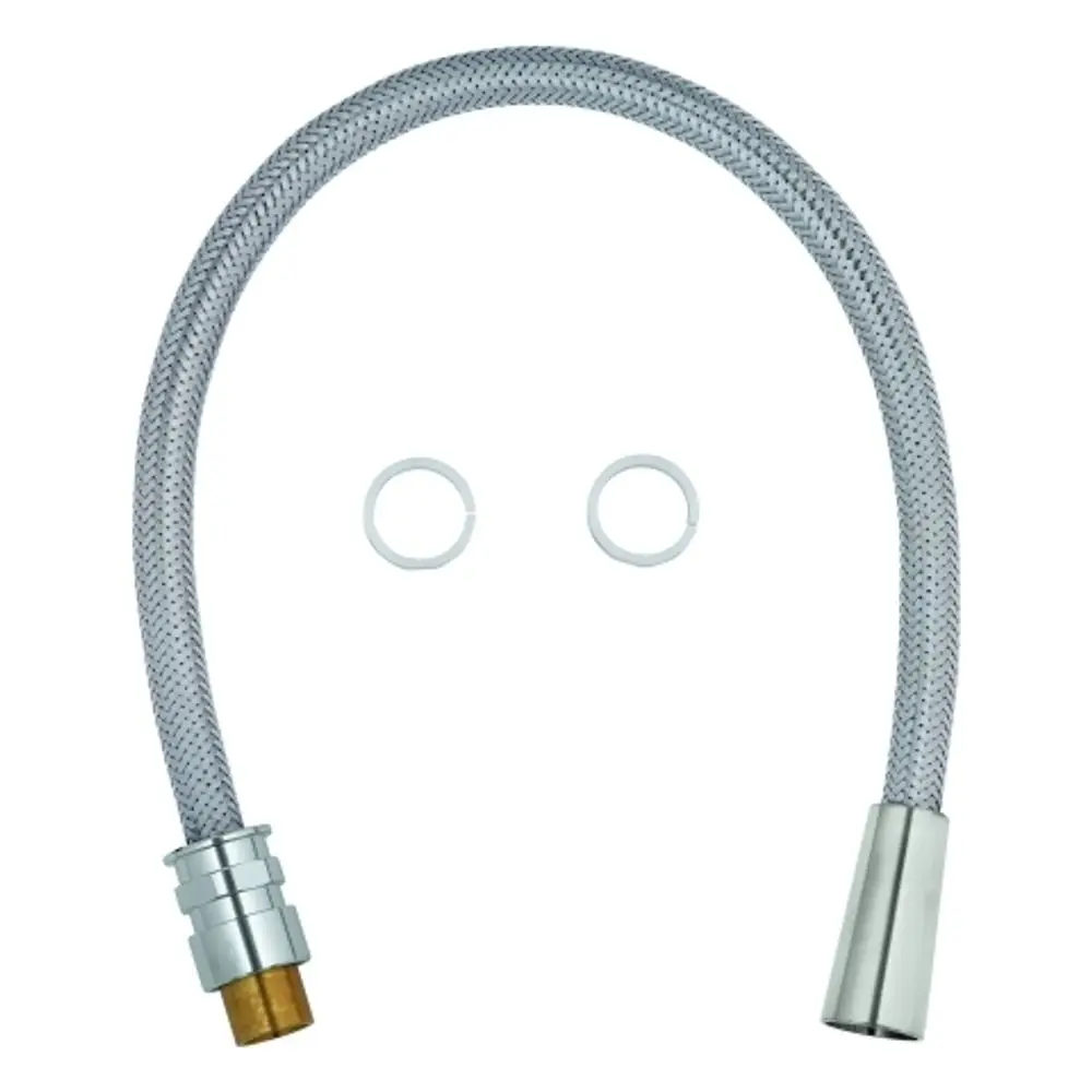 Flexibler Schlauch mit einem verchromten Anschluss und einem metallischen Ende, unterstützt von zwei Dichtungsringen, geeignet für Grohe Duschsysteme.