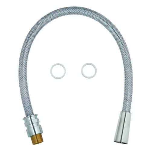 Flexibler Schlauch mit einem verchromten Anschluss und einem metallischen Ende, unterstützt von zwei Dichtungsringen, geeignet für Grohe Duschsysteme.