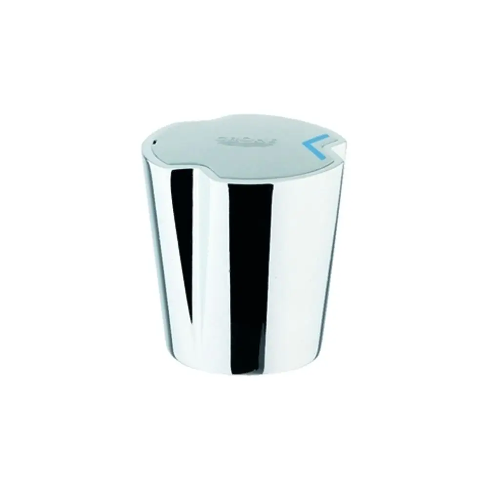 Chromfarbener Wasserhahn-Griff von Grohe mit blauer Markierung, der eine moderne und elegante Lösung für Sanitäranlagen bietet.