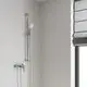 Duschbrause von Grohe mit Handbrause und verchromter Halterung an der Wand. Einfache Installation und Pflege, für moderne Bäder geeignet.