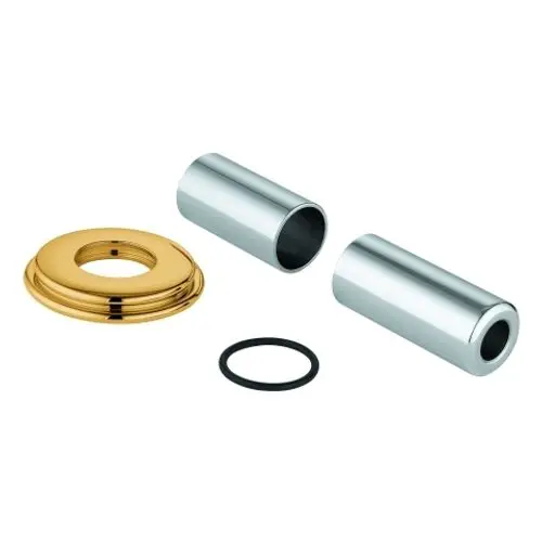 GROHE Rosette in Gold mit zwei silbernen Rohren und einem schwarzen O-Ring. Die Teile sind für eine Montage vorgesehen und passen in ein entsprechendes System.
