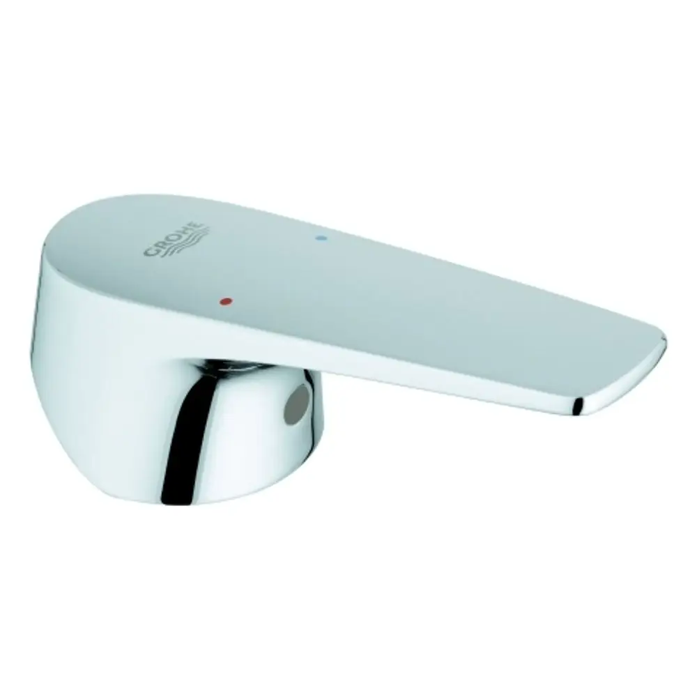 Chromfarbener Wasserhahnhebel von Grohe mit einer flachen, ovalen Form und farblichen Markierungen für warmes (rot) und kaltes (blau) Wasser.