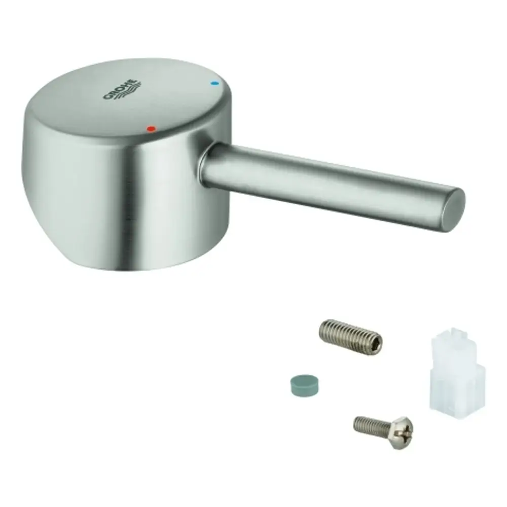 Edelstahl-Hebel von Grohe mit einer rot-blauen Markierung für Warm- und Kaltwasser. Im Bild sind zusätzliche Montageteile wie Schrauben und ein Stecker zu sehen.