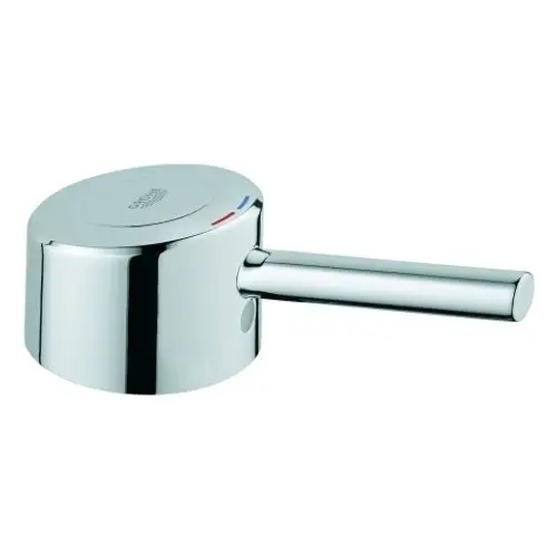Chromfarbener Hebel von Grohe mit rundem Kopf und seitlichem Griff. Die farblichen Markierungen für Warm- und Kaltwasser sind sichtbar.