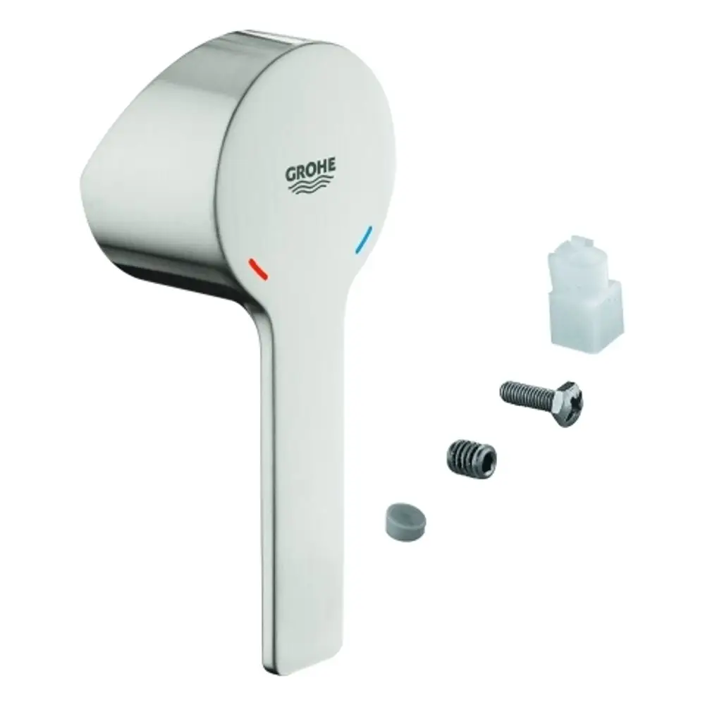 Hebel von Grohe in Edelstahloptik mit roten und blauen Markierungen, begleitet von Schrauben, Gummi und einem weißen Kunststoffstück.