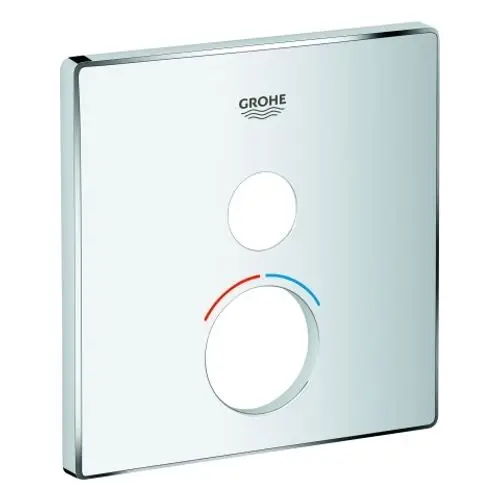 Eckige, glänzende Chromoberfläche mit zwei Ausschnitten. Der obere Ausschnitt ist für einen Drehregler, der untere für eine Betätigung. Marke "Grohe" sichtbar oben.
