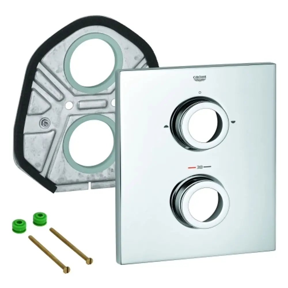 Grohe-Wandplatte aus verchromtem Material mit zwei Steuerungsrädchen und einer Montageplatte im Hintergrund. Enthalten sind zwei grüne Kunststoffdichtungen und Schrauben.