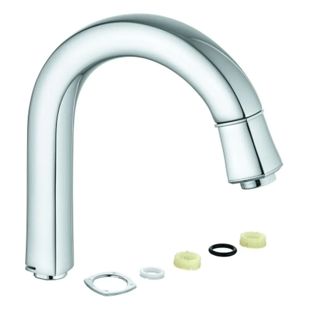 Grohe Auslauf in Chrom-Optik mit gebogener Form. Im Bild sind auch Montagescheiben und Dichtungen zu sehen, die zum Produkt gehören.