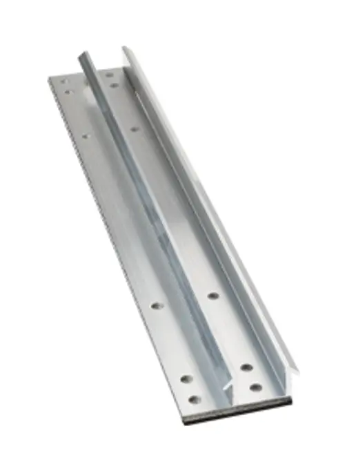 Aluminium-Montageprofil von Esdec für Trapezblechdächer im Hochformat, mit mehreren Befestigungslöchern zur Montage.