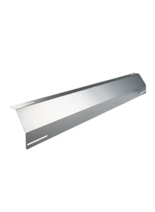 Windabweiser aus Metall, flach und lang, zur Befestigung in Dachsystemen von Esdec, um Windlast zu minimieren. Mit zwei seitlichen Schlitzen zur Montage.