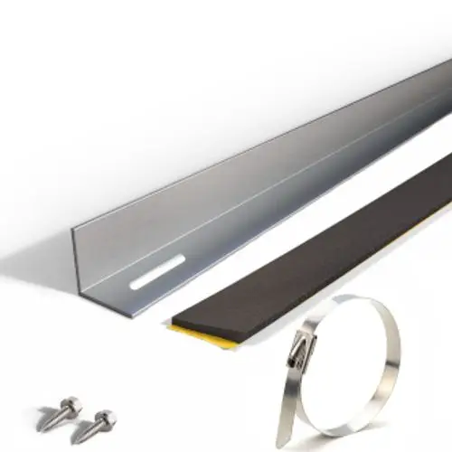 Set mit Aluminiumprofil und Befestigungselementen von Renusol, einschließlich Schrauben und einer Halterung. Enthält auch einen Schaumstoffstreifen für zusätzliche Stabilität.