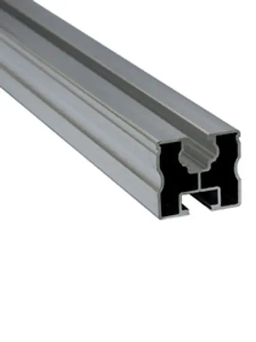 Aluminium-Profil mit U-förmigem Querschnitt, geeignet für Modulbauanwendungen, präsentiert von Schletter. Ideal für verschiedene Konstruktionen und Montagen.
